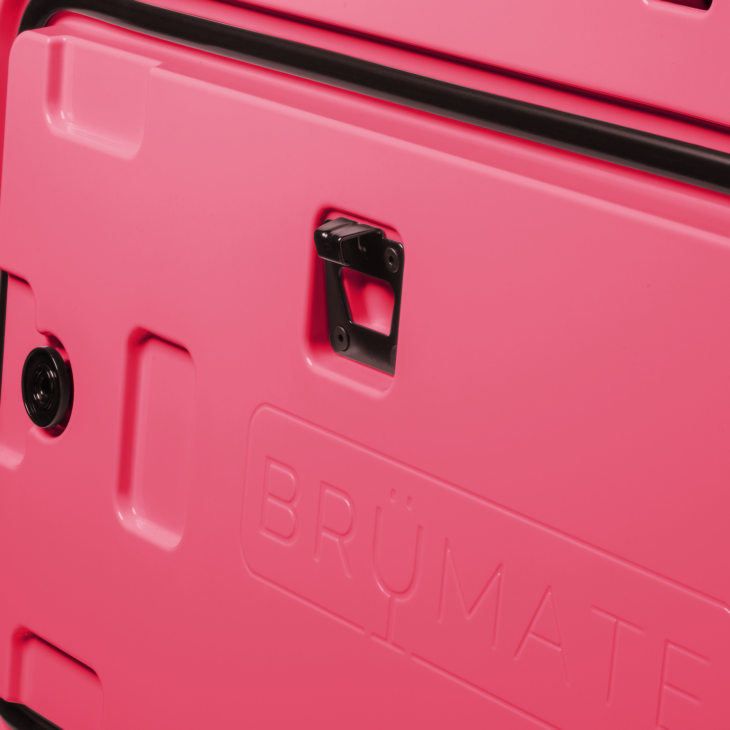 brutank-u0 brutank-55qt-neonpink-bottle-opener.png