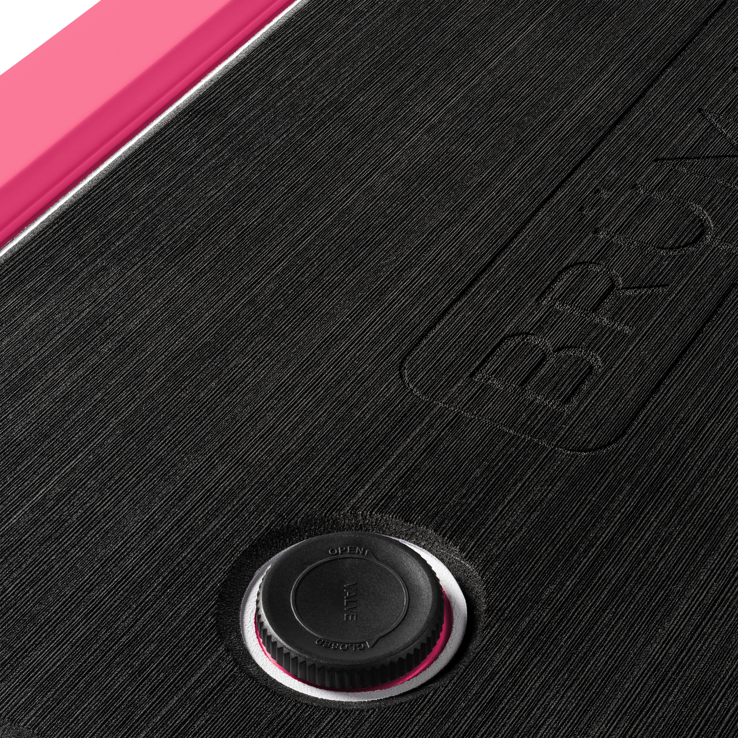 brutank-u0 brutank-55qt-neonpink-vent.png